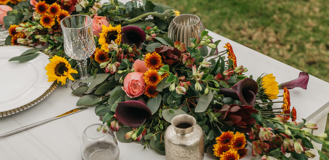 Eucalyptus Garland Table Center piece / Halloween Garland / Fall good Rustic Garland / Halloween Decorations Outdoor / Wedding Center Pieces