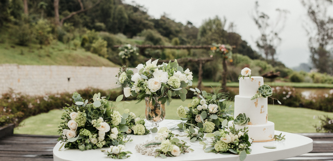 Wedding Flower List: Here's Exactly Who Needs Flowers On The Bi