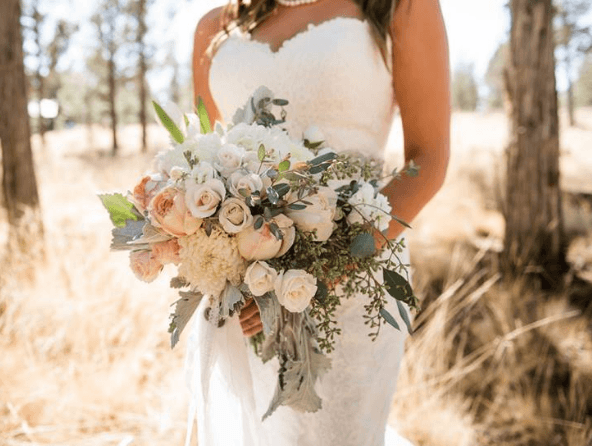Create a Early Fall Timeless Wedding theme | FiftyFlowers Create a Early Fall Timeless Wedding theme | FiftyFlowers