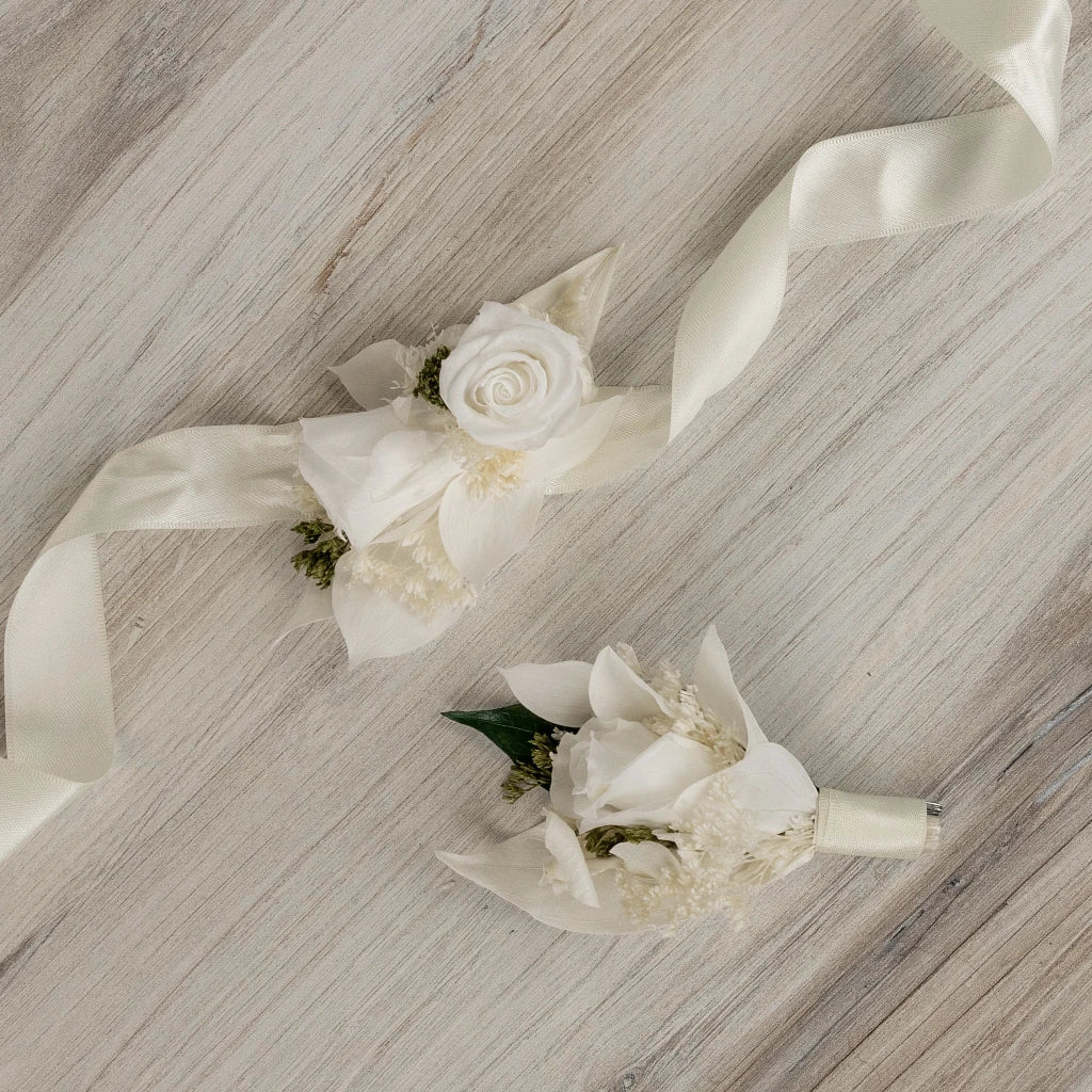 Buy Wholesale White Dried Boutonniere and Corsage Pack in Bulk - Fi
