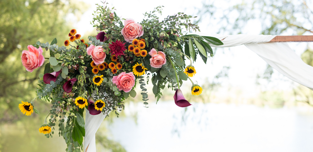 5 Looks to Inspire Your Sunflower Wedding Bouquets featured image