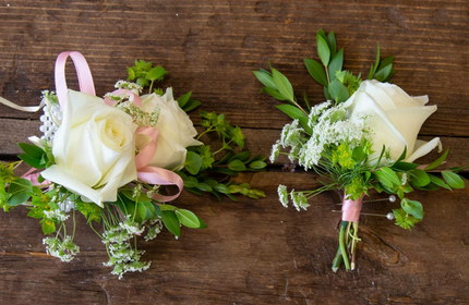 Tutorial on how to make DIY boutonnieres and corsages step by step