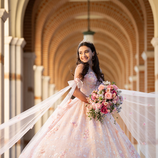 Create a Dreamy Pink Quinceañera theme Create a Dreamy Pink Quinceañera theme