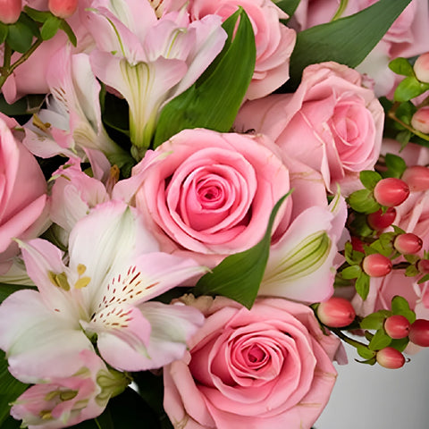 Beautiful Pink Rose Flower Arrangements Close Up - Image