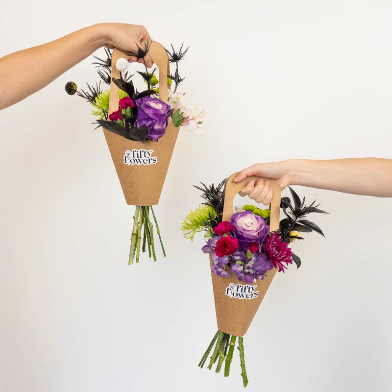 Beetlejuice Halloween Flower Bouquet Bar Kit Hand - Image