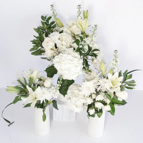 Bridal Table Arrangement Fresh White Flowers Vase - Image