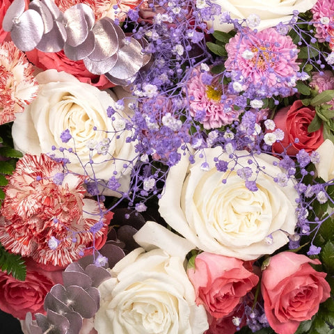 Candy Kisses Pink Rose Flower Centerpieces Hand - Image