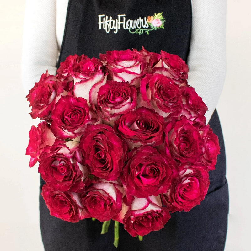 Cinderella Pink and White Wholesale Rose Bunch In a Hand