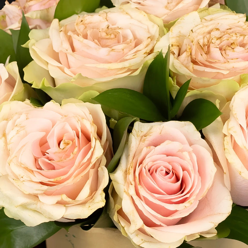 Classic Rose Flower Arrangement Hand - Image