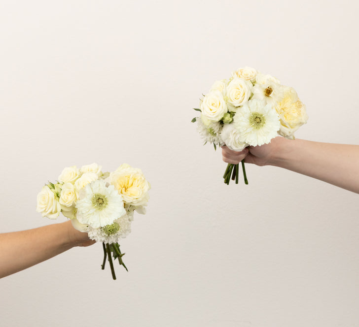 Cloud Dancer Bouquet Bar Flower Kit Vase - Image