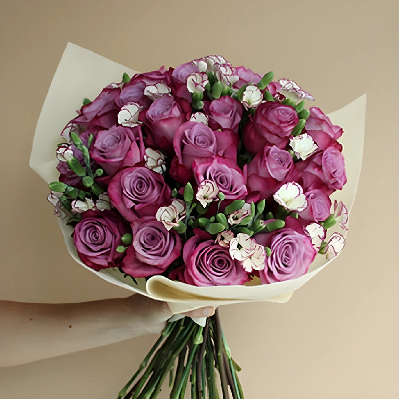 Elegant V Day Purple Rose Bouquet Hand - Image