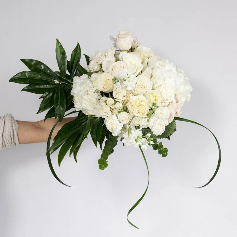 Farm To Table White Centerpieces Hand - Image