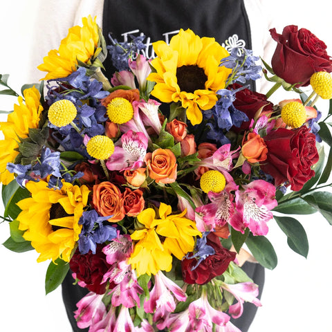 Festival Fresh Flower Mix Centerpiece Apron - Image