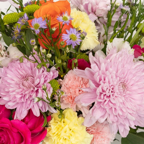 Fresh Off The Market Flower Centerpieces Hand - Image