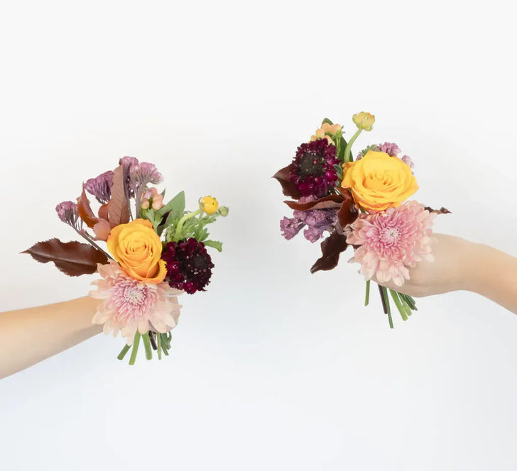 Golden Plum Garden Bouquet Bar Flower Kit Hands - Image