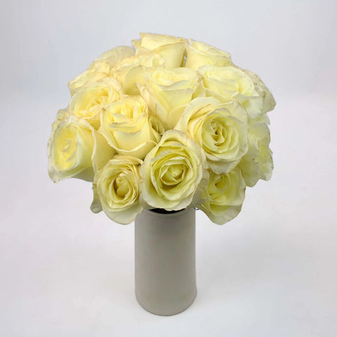 Ivory Rose Flower Bunch in Vase