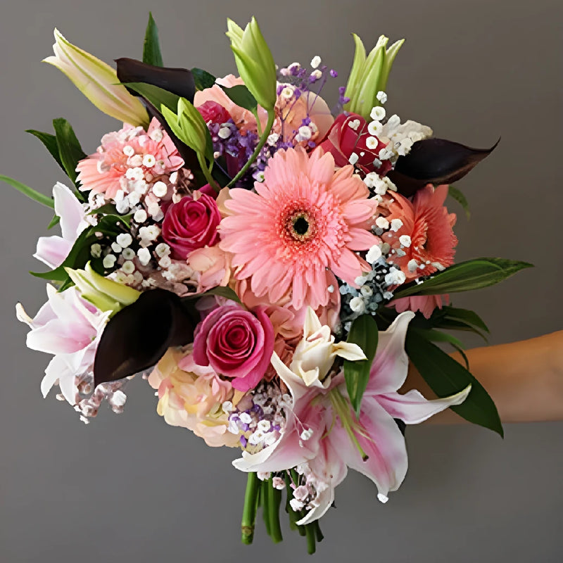 Loose Tooth Lilies Flower Bouquet Close Up - Image