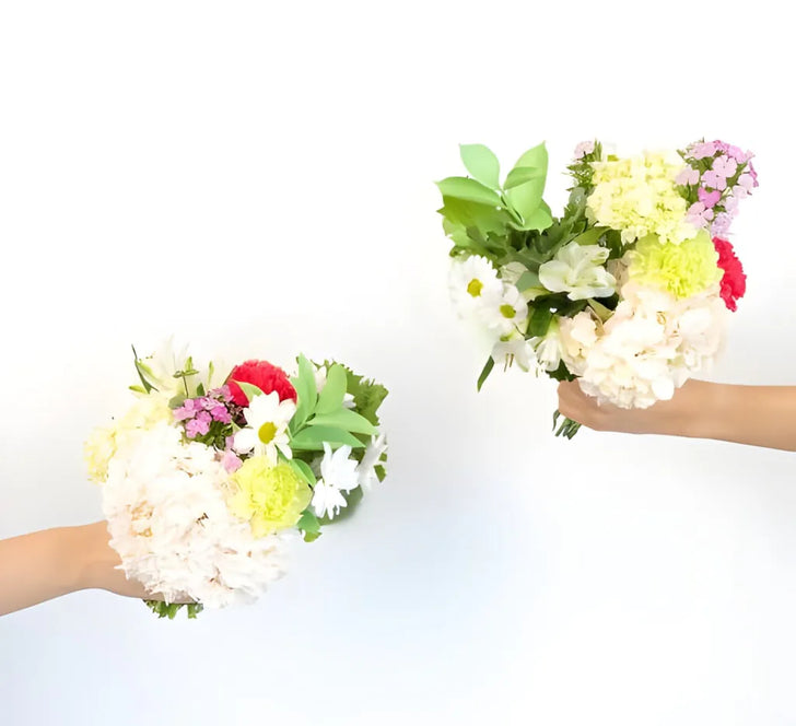 Lucky In Love Bouquet Bar Flower Kit Vase - Image