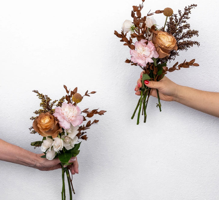 Mocha Brown Bouquet Bar Flower Kit Hand - Image