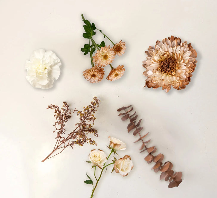 Mocha Mousse Bouquet Bar Flower Kit Apron - Image