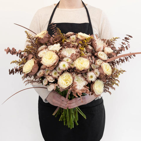 Mocha Mousse Flower Centerpieces Apron - Image