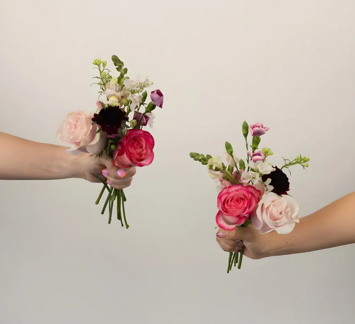 On Cloud Wine Bouquet Bar Flower Kit Vase - Image