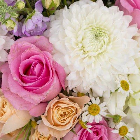 Pastel Garden Bouquet Bar Flower Kit Close Up - Image