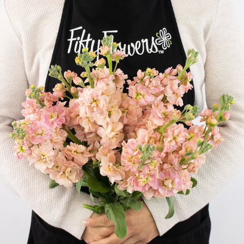 Peach El Aleli Flower Bunch in Hand