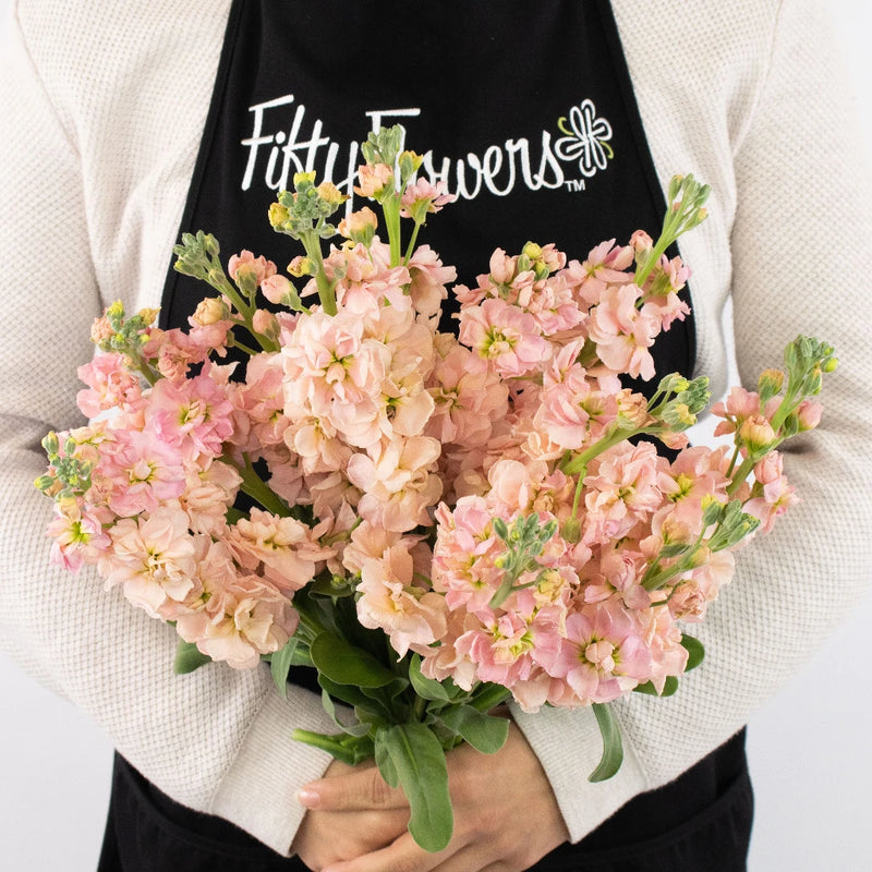 Peach El Aleli Flower Bunch in Hand