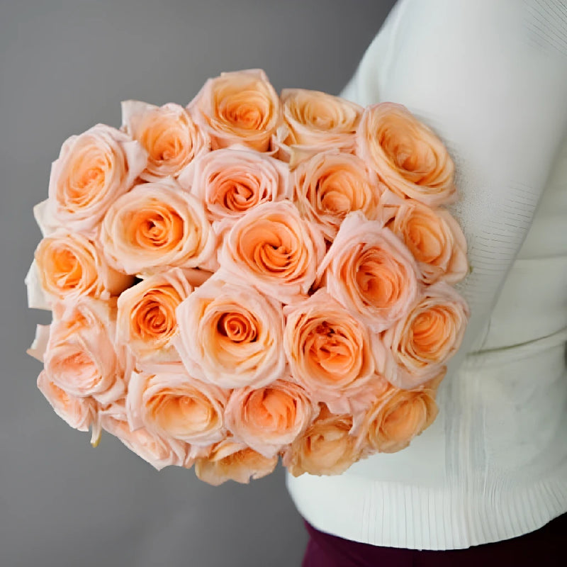Peach Paradise Fresh Garden Roses Hand - Image