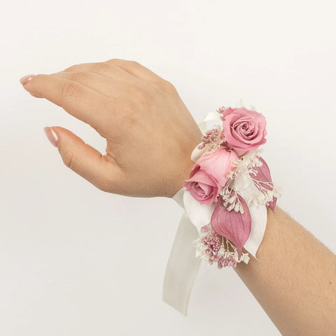 Pink Dried Boutonniere And Corsage Pack Apron - Image