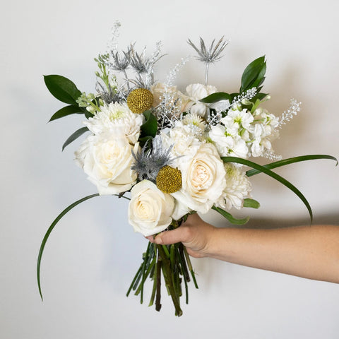 Pop Of Gold & Silver Bouquet Bar Kit Hand - Image