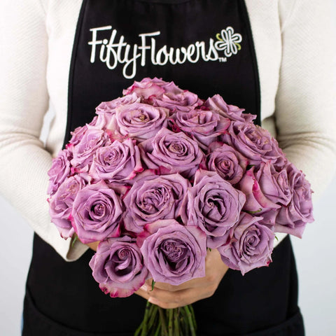 Lavender Rose Flower Bunch in Hand