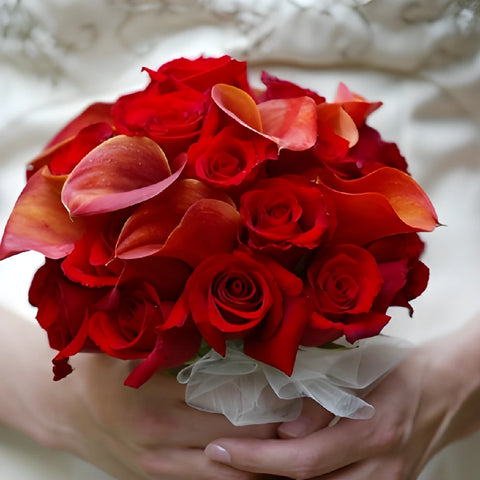 Beautiful Wedding 25 Rose and 30 Mini Calla Wholesale DIY Flower Kit In a Hand