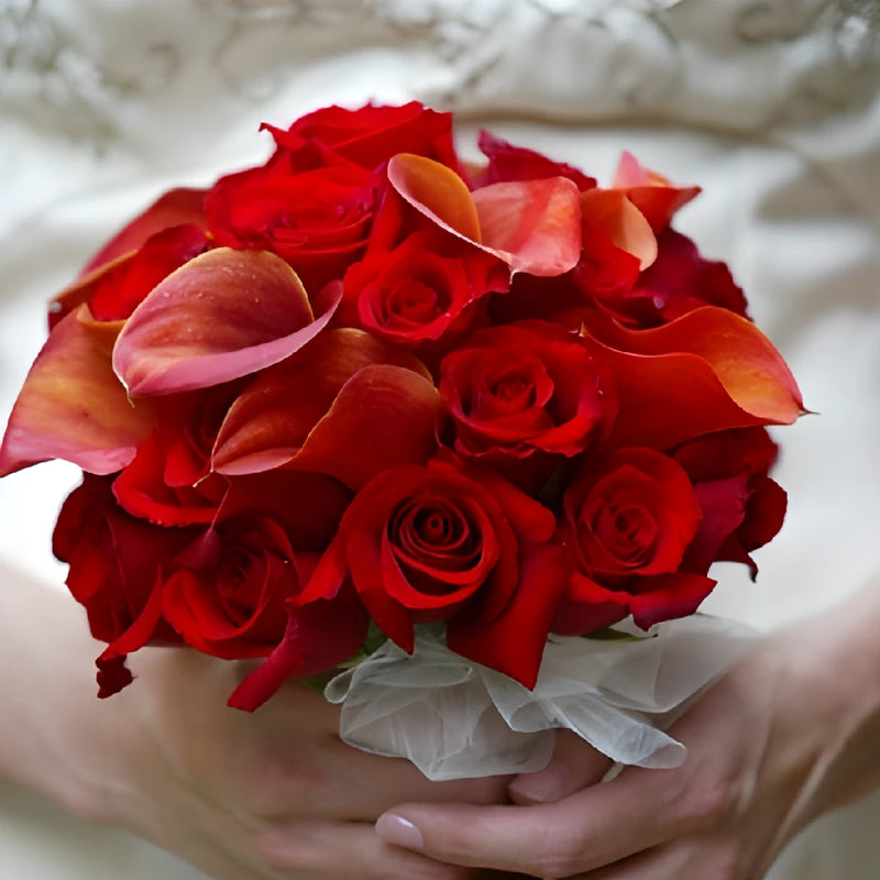 Beautiful Wedding 25 Rose and 30 Mini Calla Wholesale DIY Flower Kit In a Hand