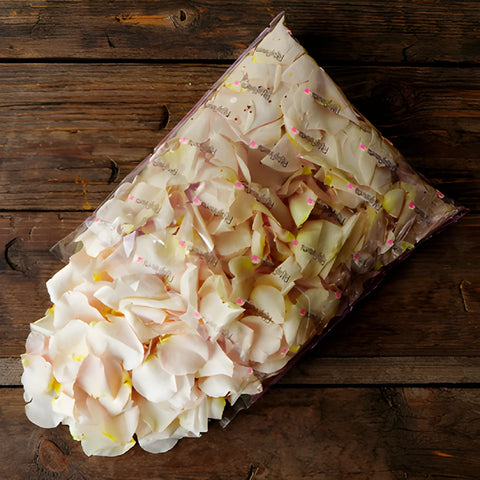 Dry Rose Petals Sandy