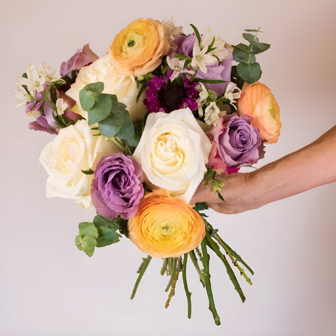 Charming Vintage Flower Arrangement Hand - Image