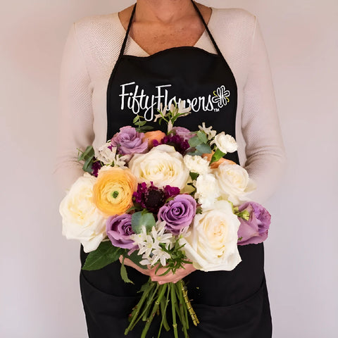 Charming Vintage Flower Arrangement Apron - Image