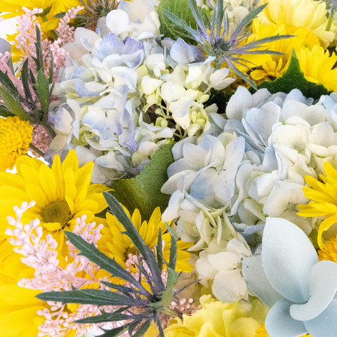 Yellow Pastel Pop Flower Centerpieces Hand - Image