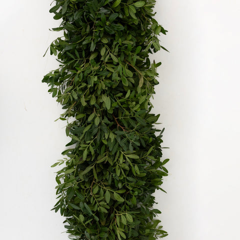 Pistachia Green Garland Close Up - Image