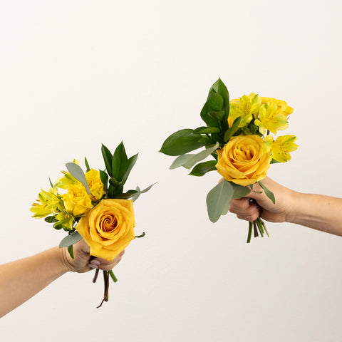 Hello Yellow Bouquet Bar Flower Kit Vase - Image