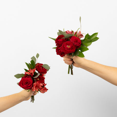 Ruby Red Bouquet Bar Flower Kit Vase - Image