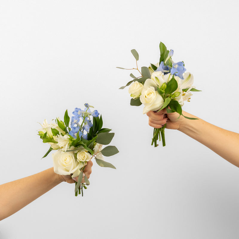 Beautiful Blues Bouquet Bar Flower Kit Vase - Image