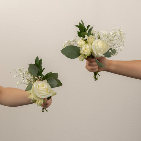 Classic White Bouquet Bar Flower Kit Vase - Image