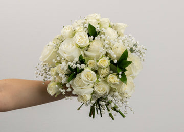 Classic White Flower Bouquet Close Up - Image