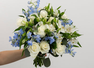 Beautiful Blues Flower Bouquet Vase - Image