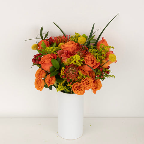Free Spirit And Pin Cushion Flower Bouquet Vase - Image