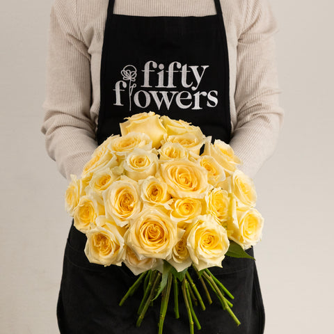 Creme De La Creme Rose Bouquet Apron - Image