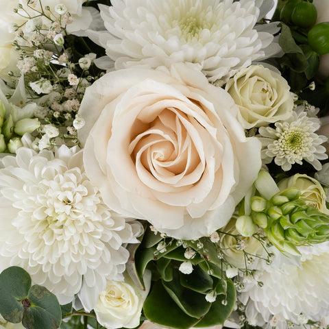 White Wedding Table Diy Flower Kit Close Up - Image