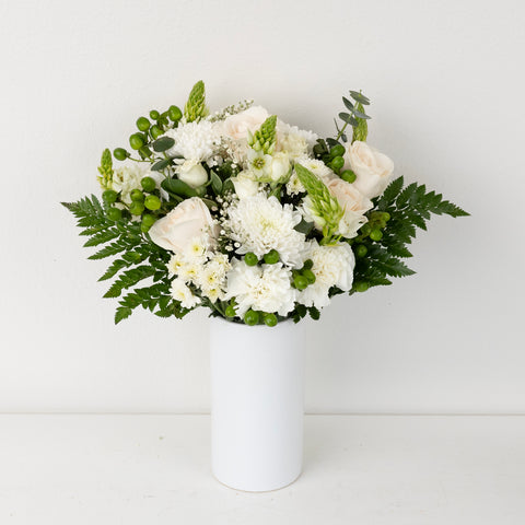 White Wedding Table Flower Bouquet Vase - Image
